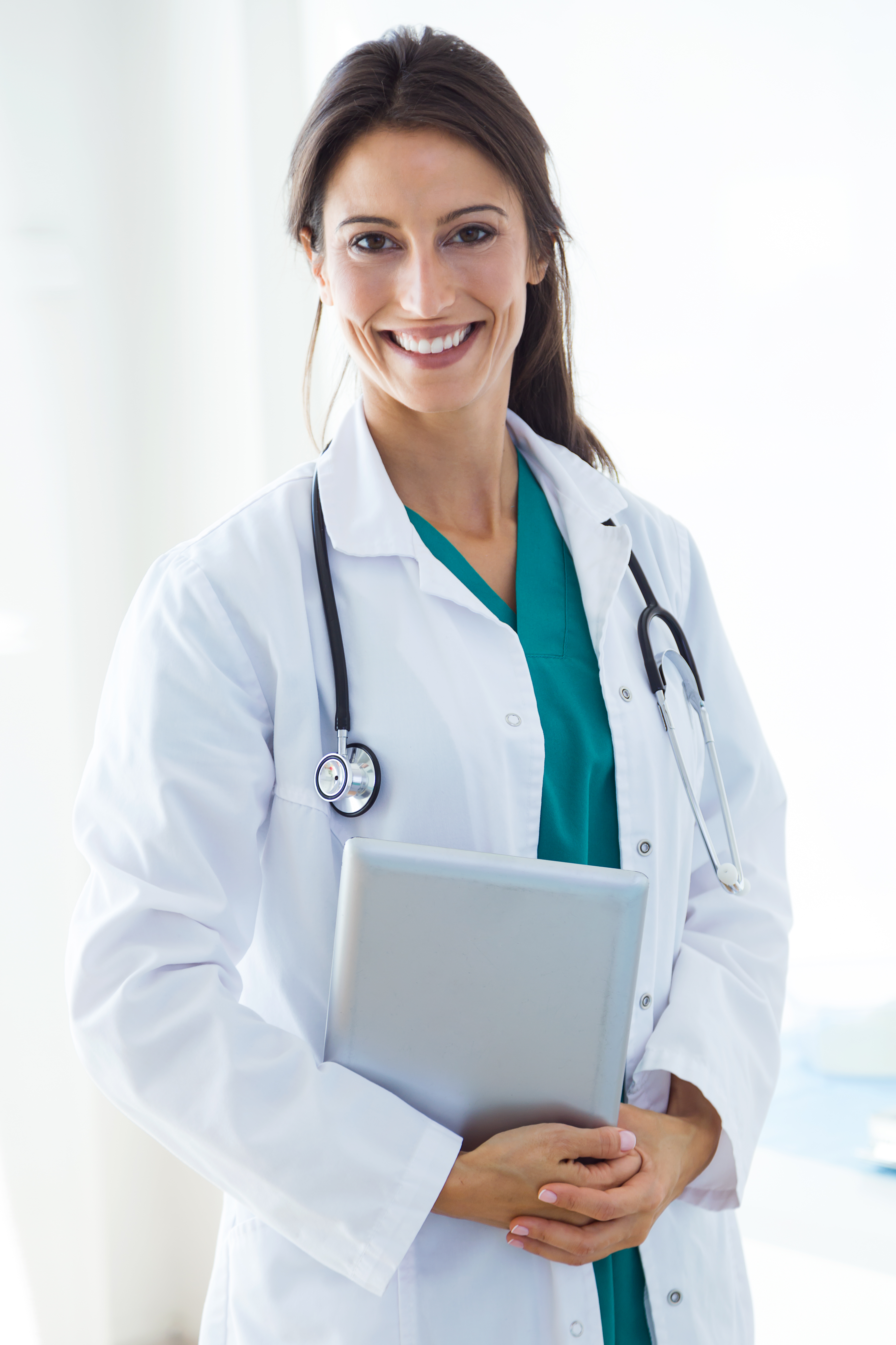 Professional female doctor in a U.S. clinical setting